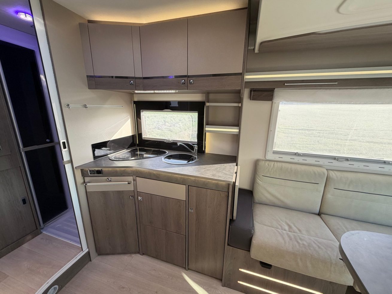 154bc323-9c1f-4436-9f51-f5a8cd60a79e