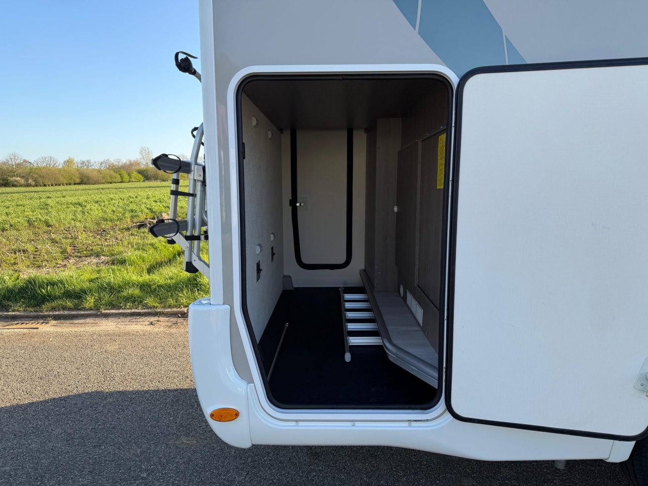 25f78b48-a3b0-4699-9058-97b3d3c3b66b