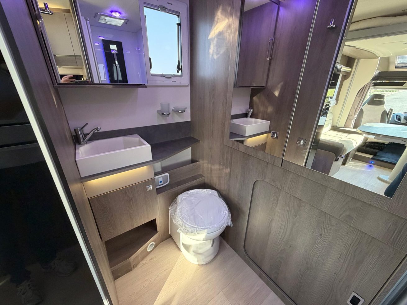 672c0dc0-bc26-4741-9fb3-4adcc5fbaac4