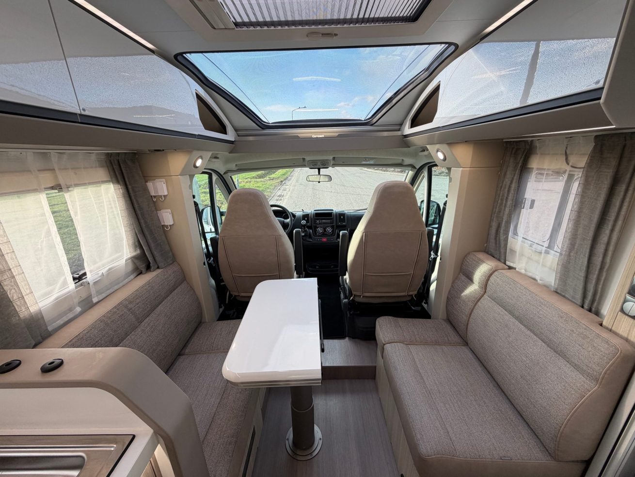 Adria Compact DL Plus (21)