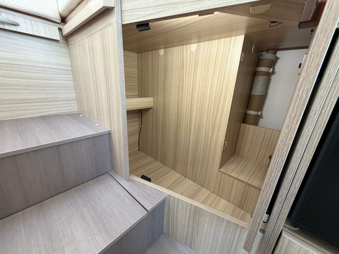 Adria Compact Plus DL 2025 (12)