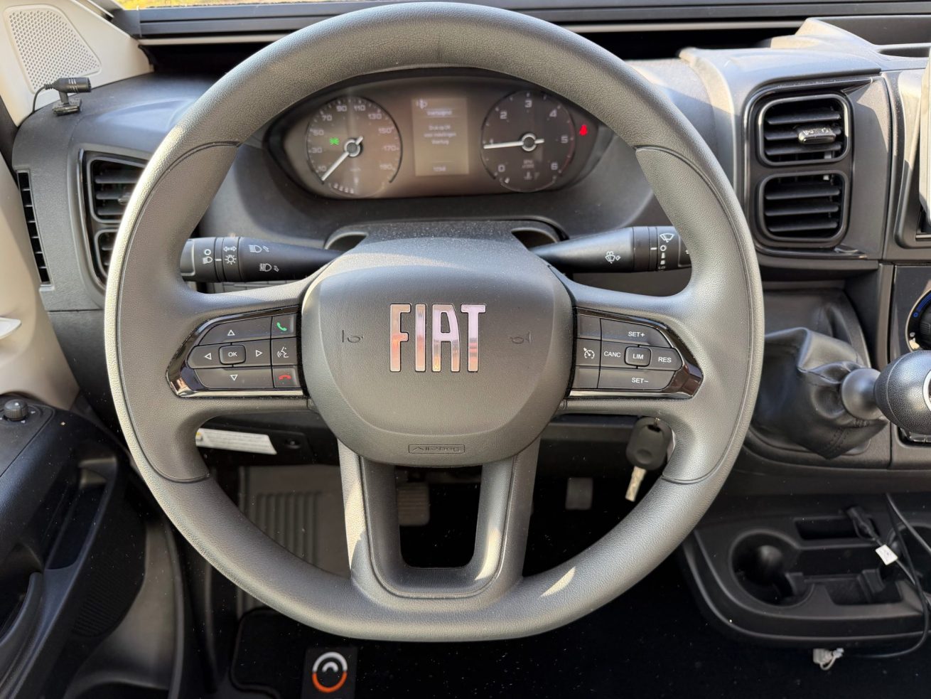 Adria Compact Plus DL 2025 (15)