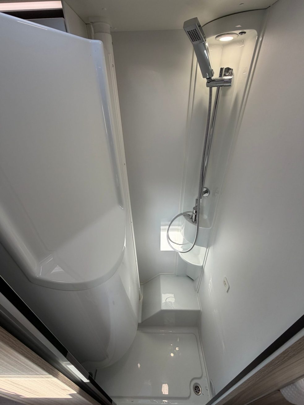 Adria Compact Plus DL 2025 (16)