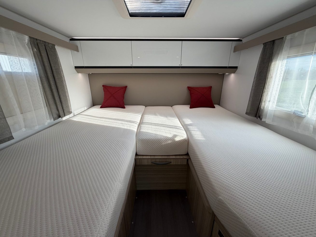 Adria Compact Plus DL 2025 (17)