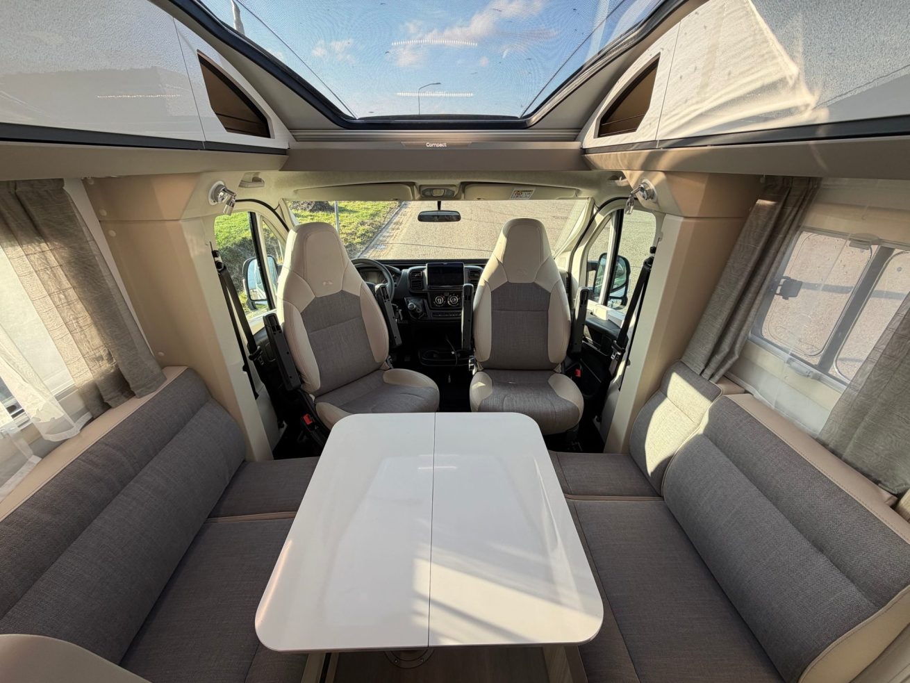 Adria Compact Plus DL 2025 (4)