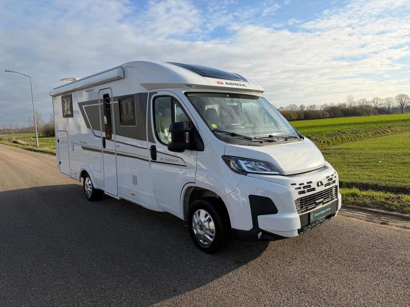 Adria Compact Plus DL 2025 (8)