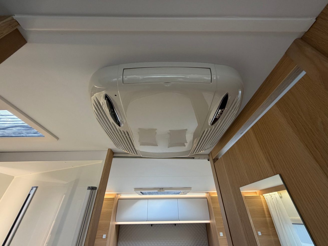 Adria Coral 670 DC (13)