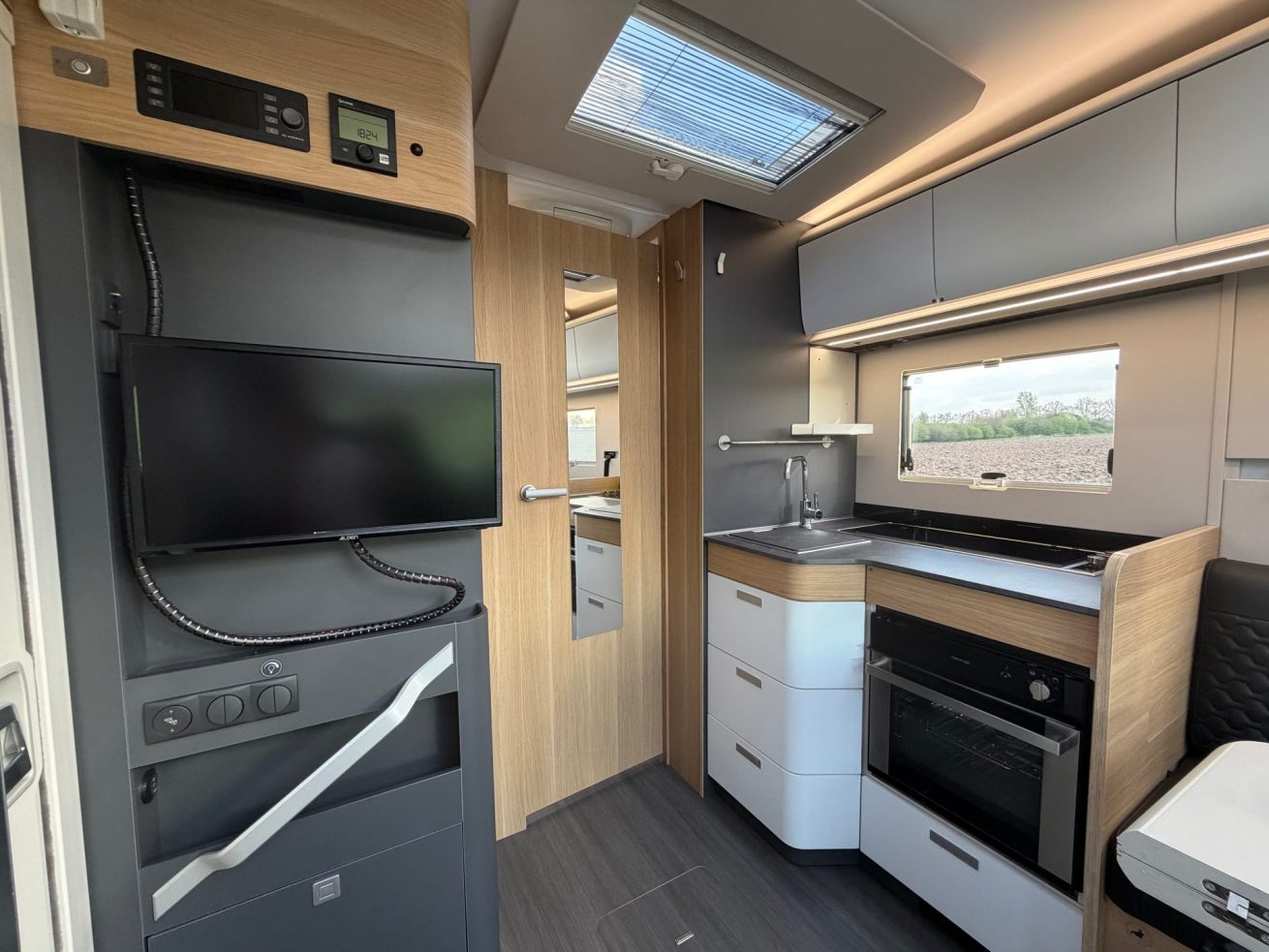 Adria Coral 670 DC (20)