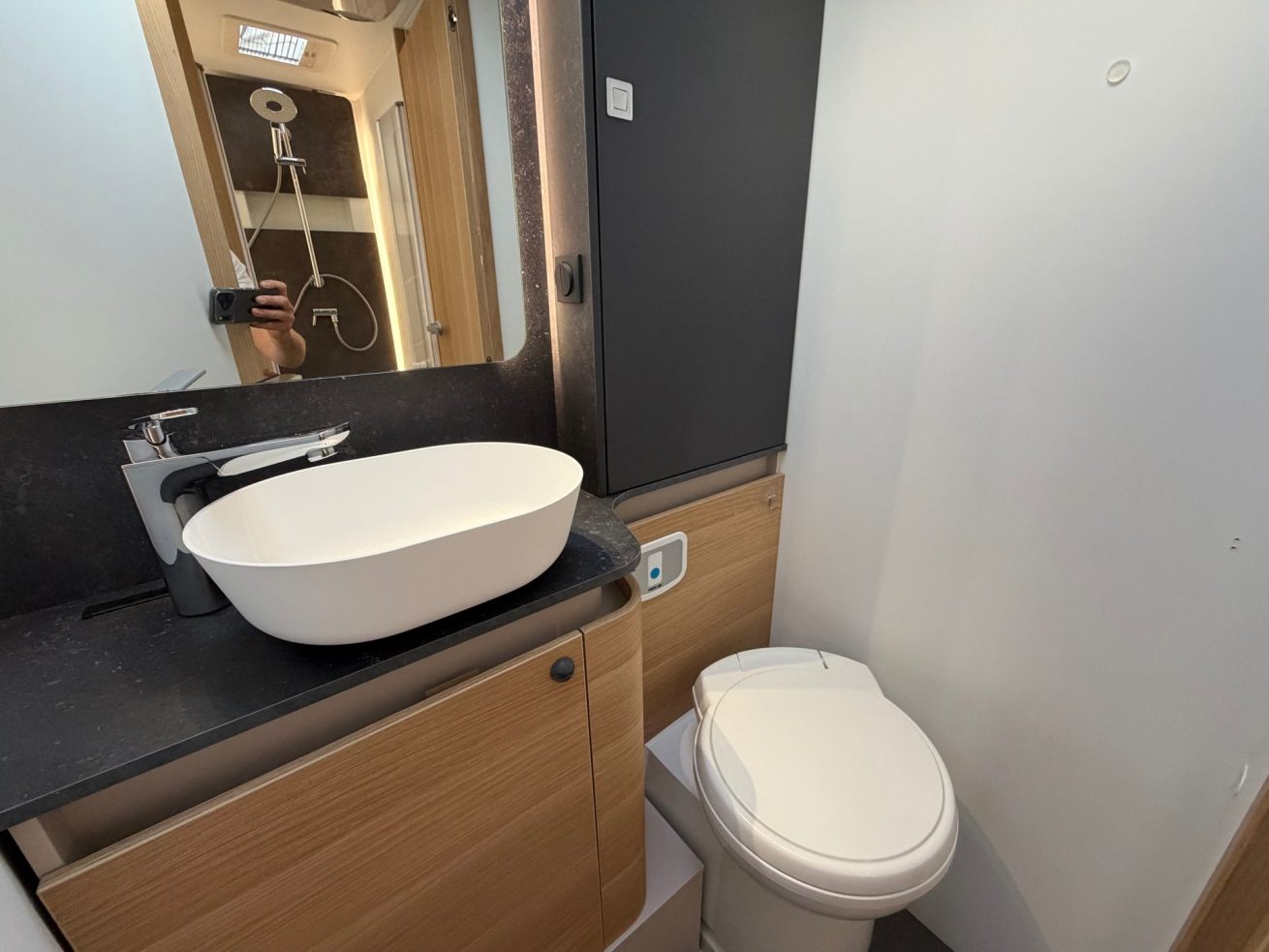 Adria Coral 670 DC (23)