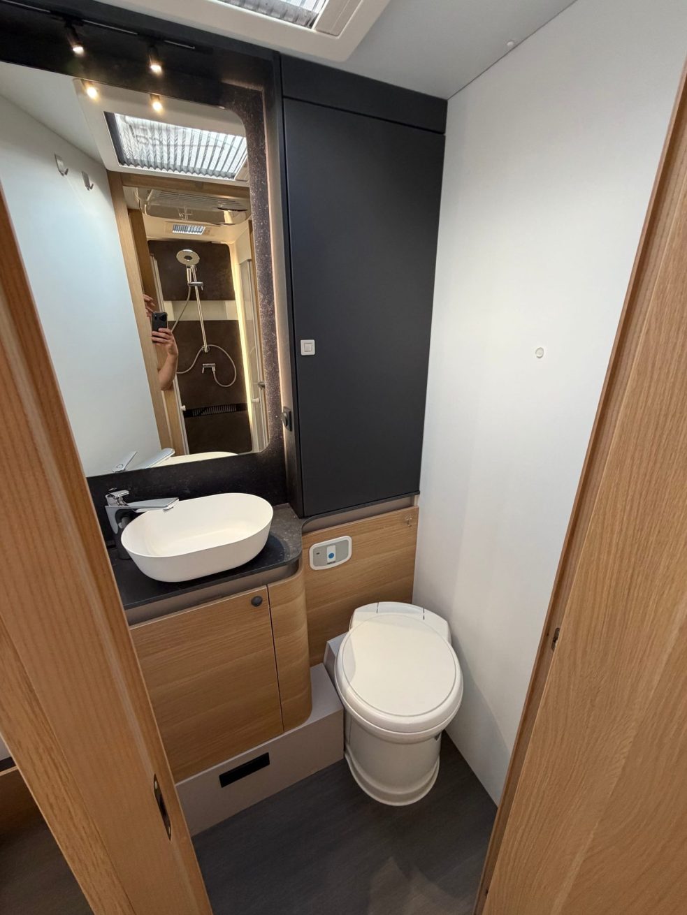 Adria Coral 670 DC (25)