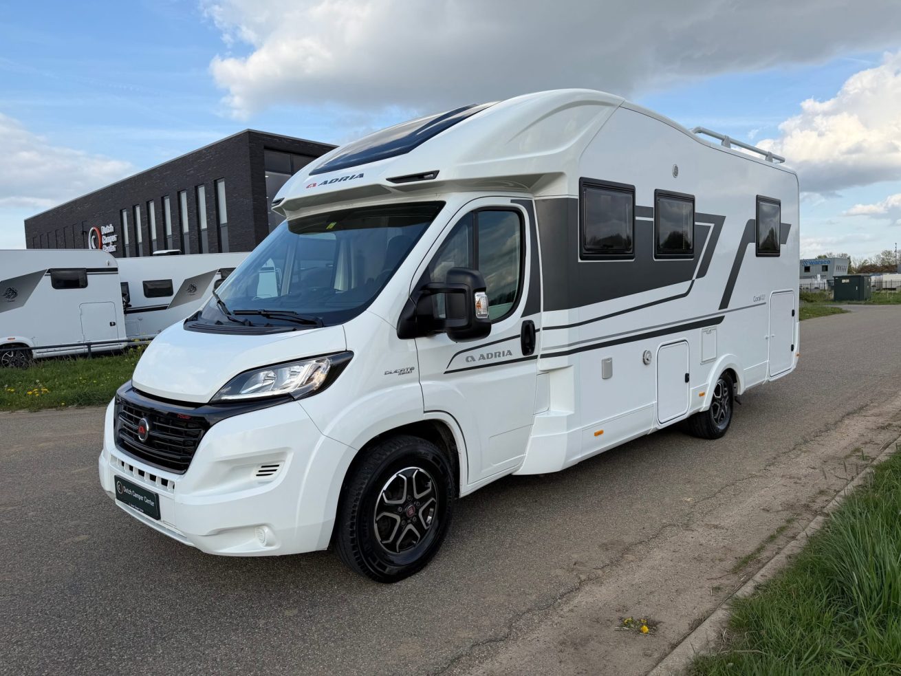 Adria Coral 670 DC (5)