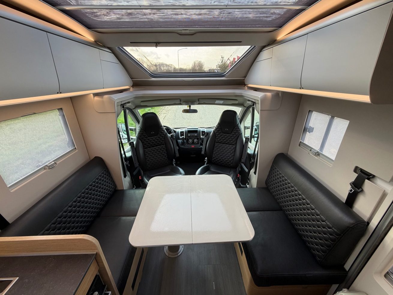 Adria Coral 670 DC (8)