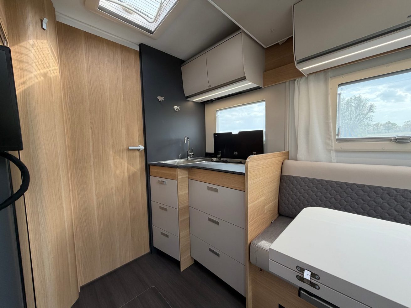 Adria Matrix 650 DL (2)