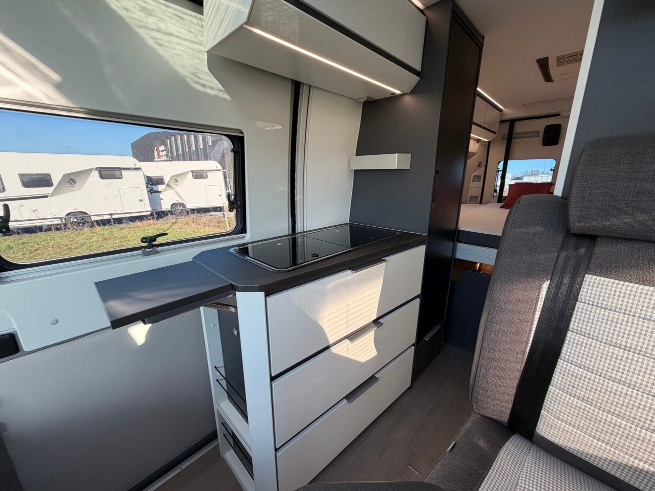 Adria Twin 640 SGX Supreme (14)