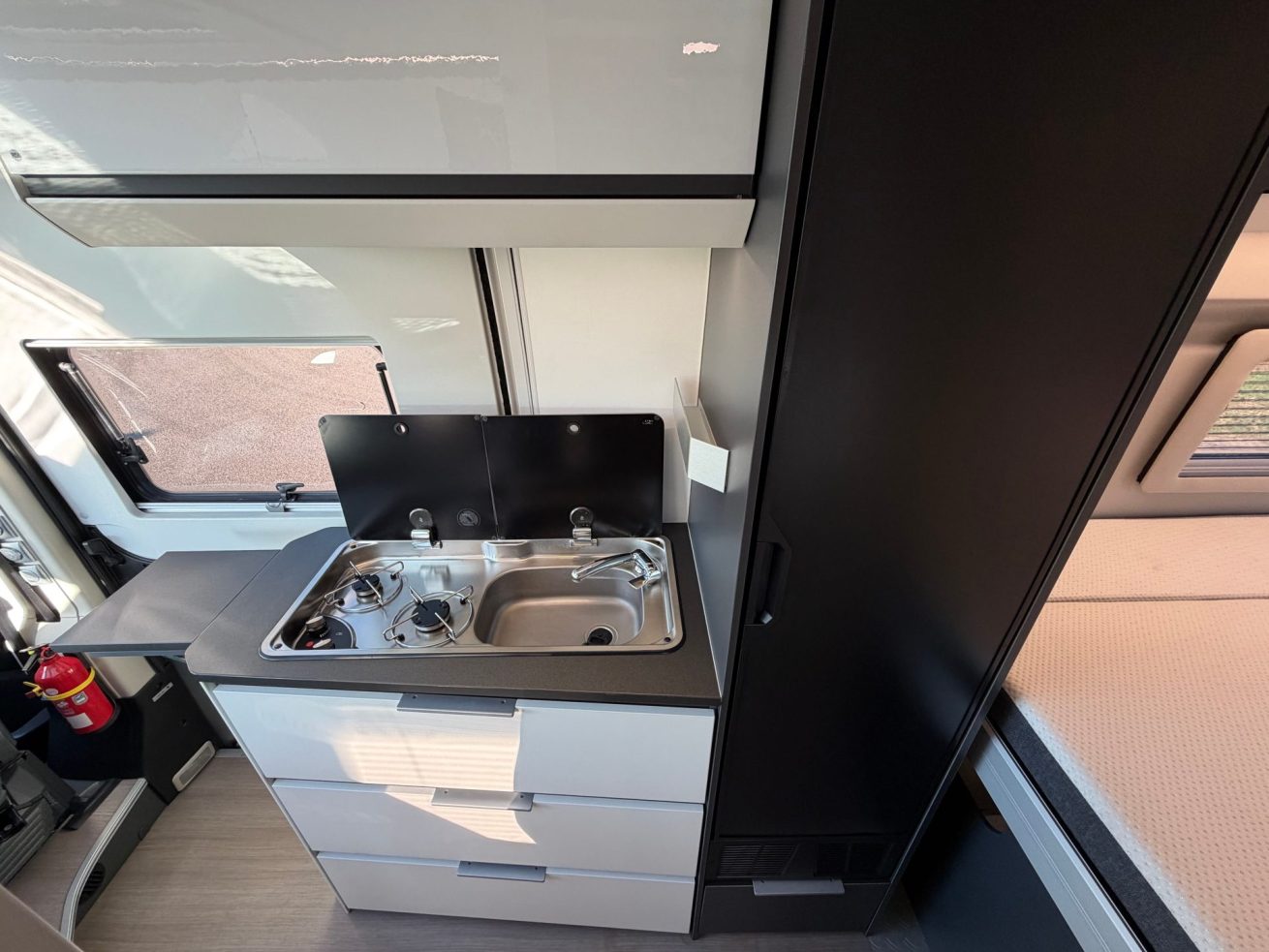 Adria Twin 640 SGX Supreme (15)