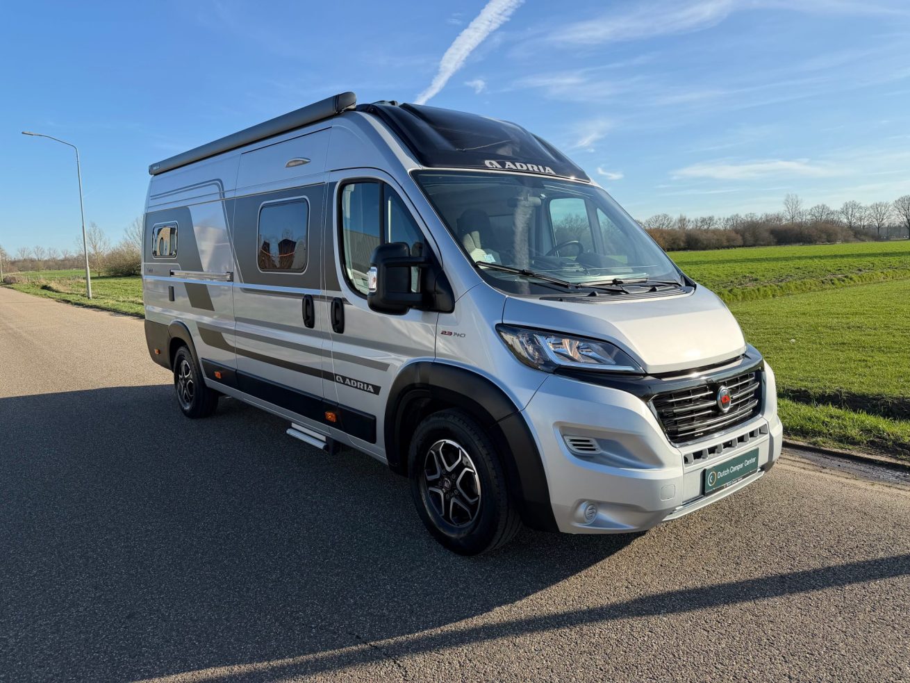 Adria Twin 640 SGX Supreme (18)