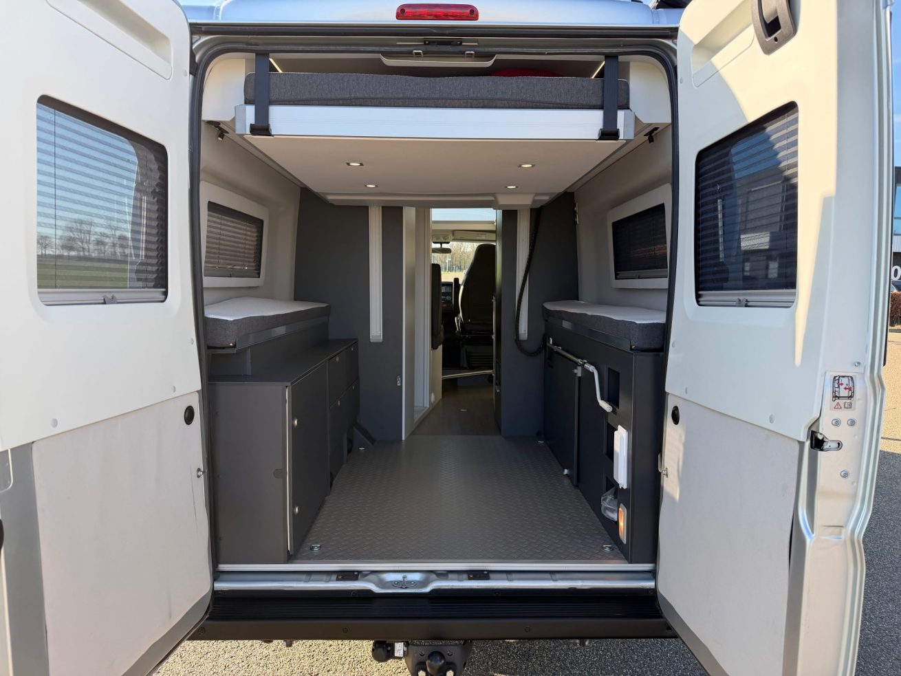 Adria Twin 640 SGX Supreme (4)