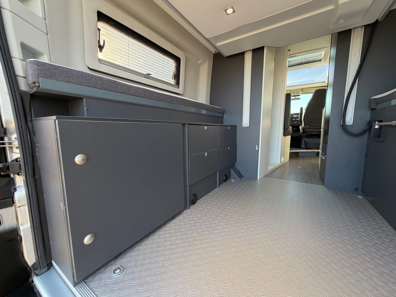 Adria Twin 640 SGX Supreme (5)