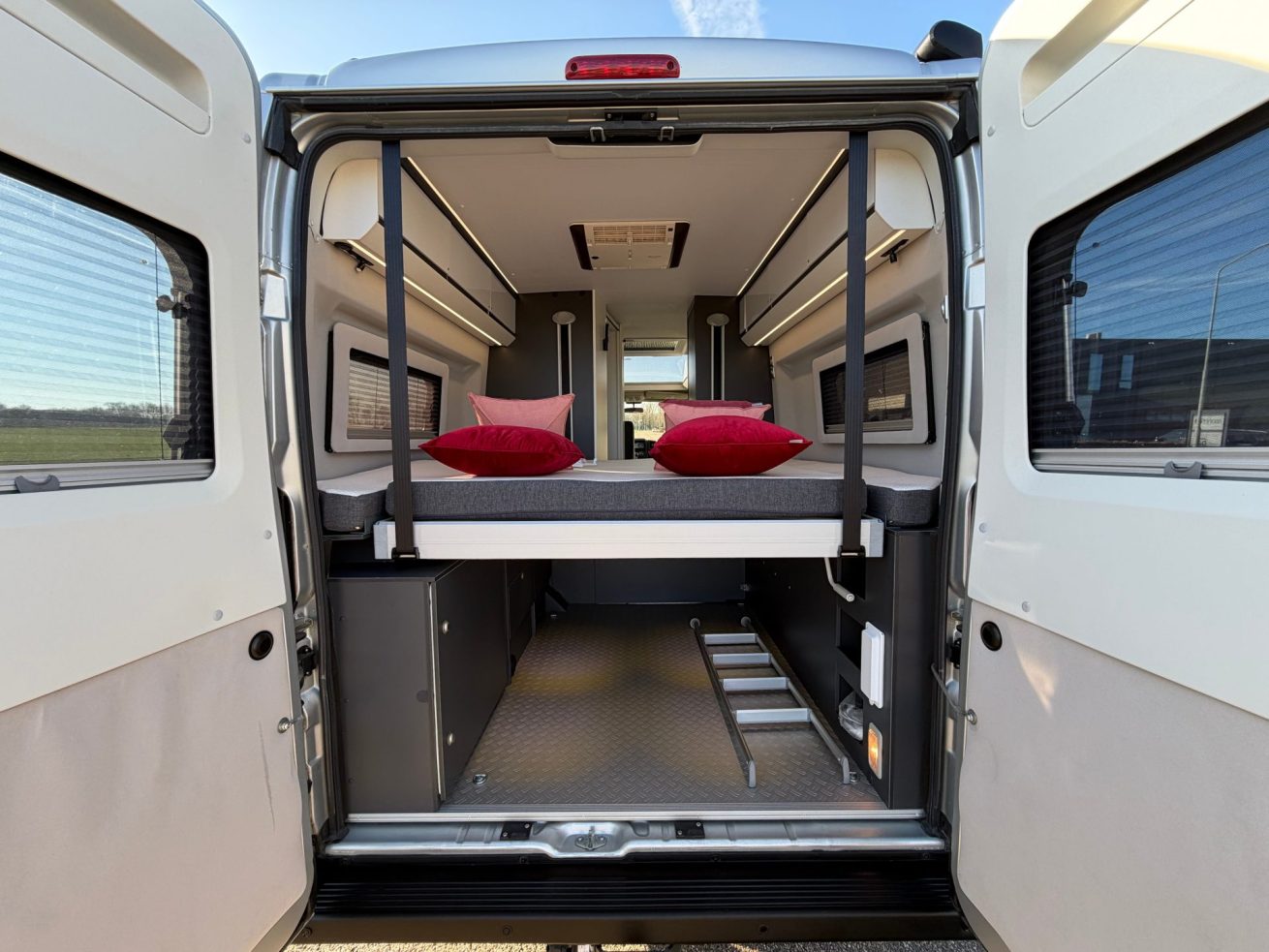 Adria Twin 640 SGX Supreme (6)