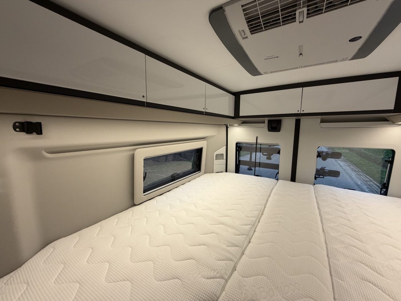 Adria Twin Plus 640 SLB (1)