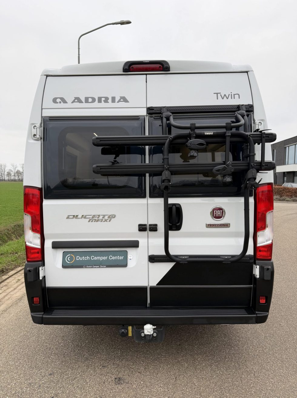 Adria Twin Plus 640 SLB (14)