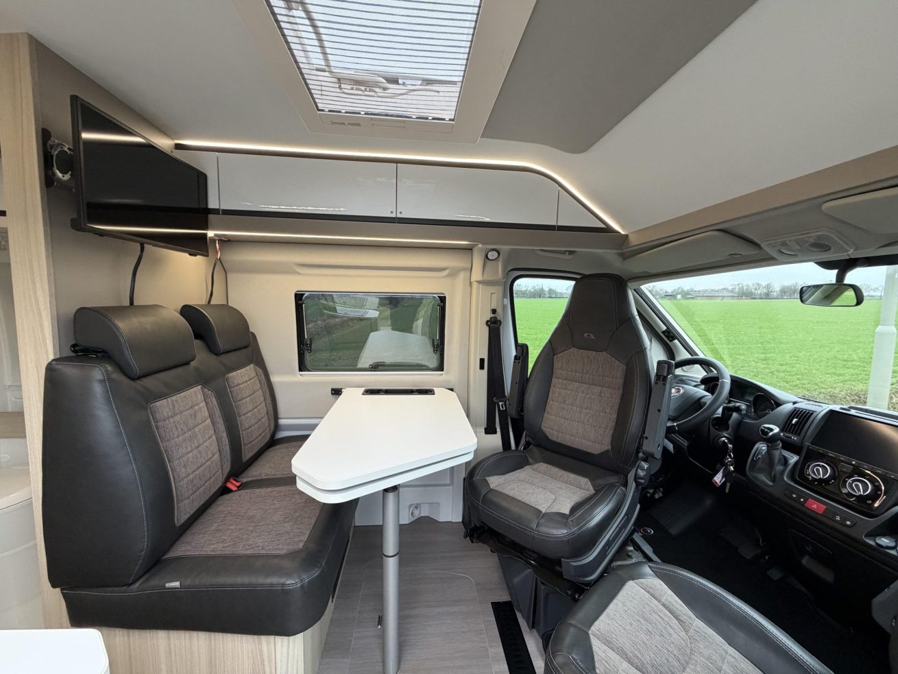Adria Twin Plus 640 SLB (21)