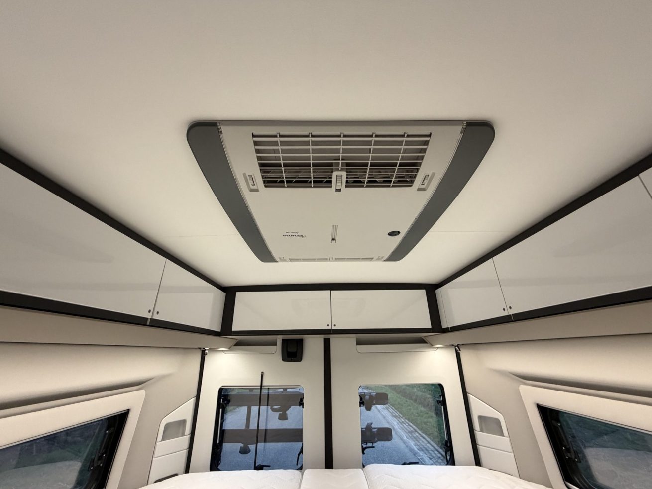 Adria Twin Plus 640 SLB (3)