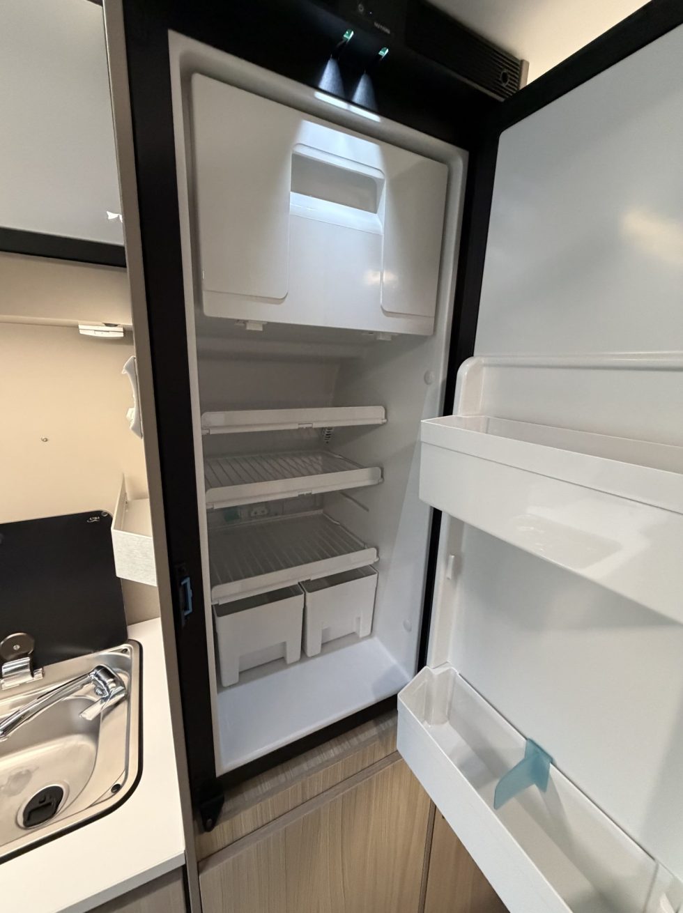 Adria Twin Plus 640 SLB (8)