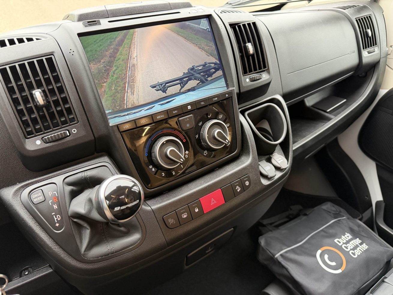 Adria Twin Plus 640 SLB (9)