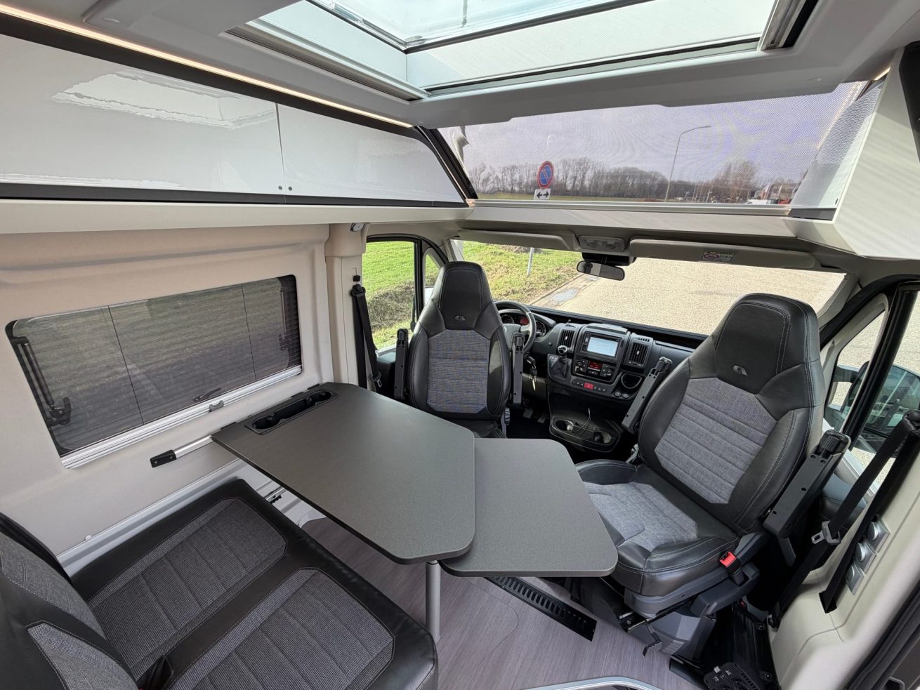 Adria Twin Supreme 640 SLB (9)