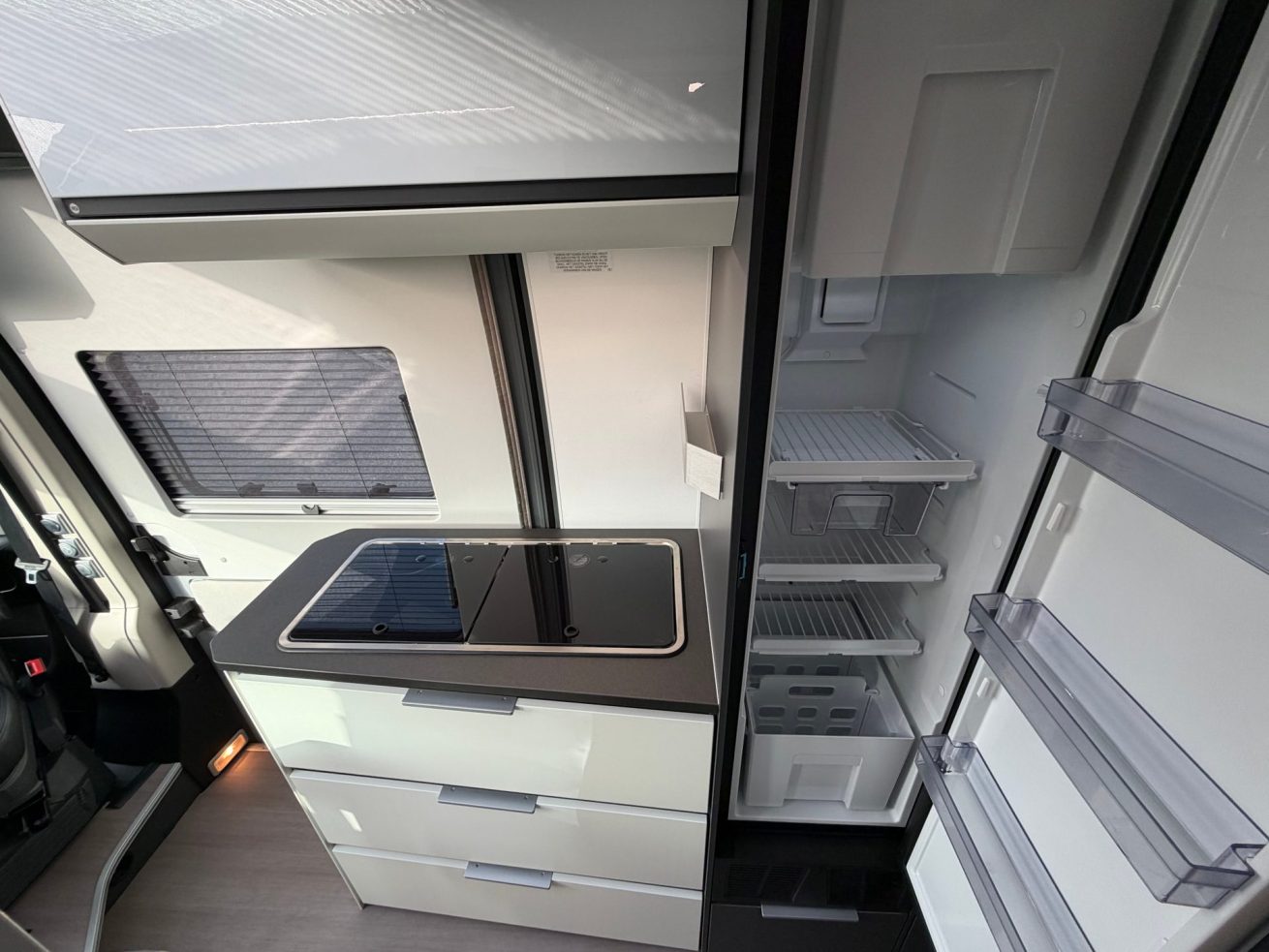 Adria Twin Supreme SLB (1)