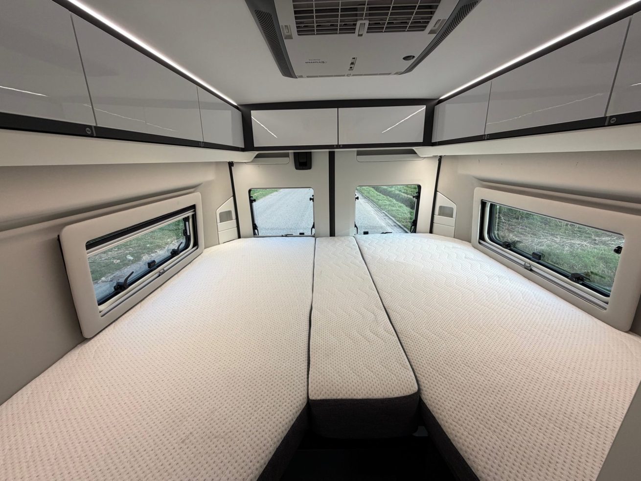 Adria Twin Supreme SLB (3)