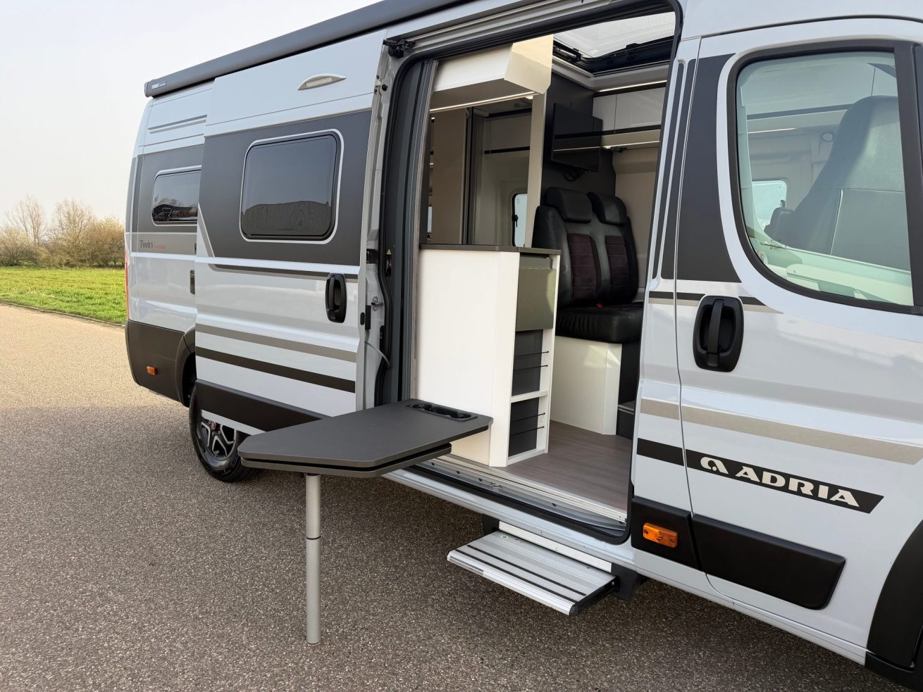 Adria Twin Supreme SLB (5)