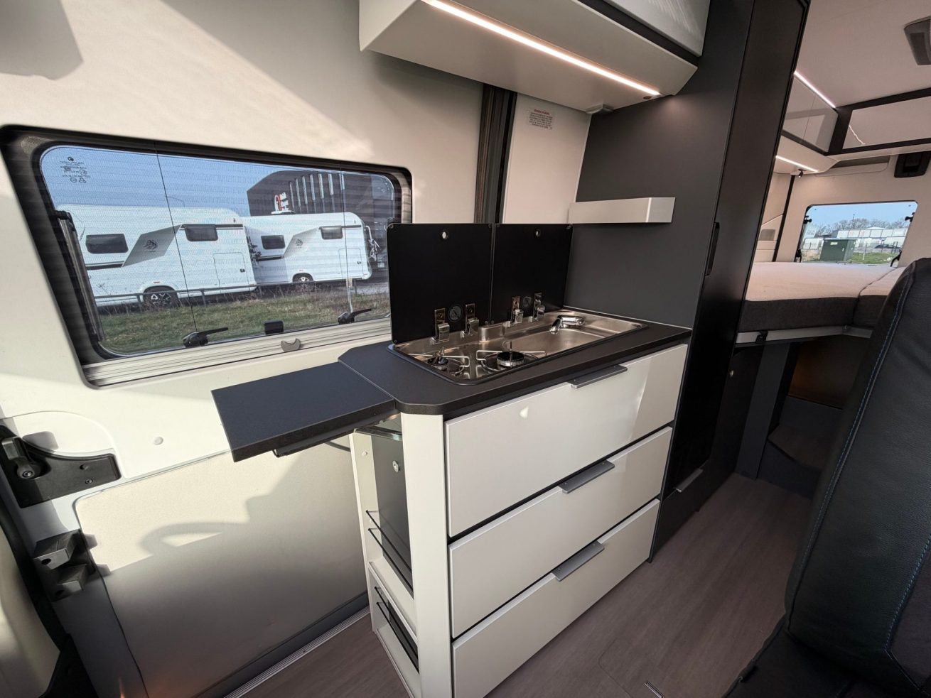 Adria Twin Supreme SLB (8)