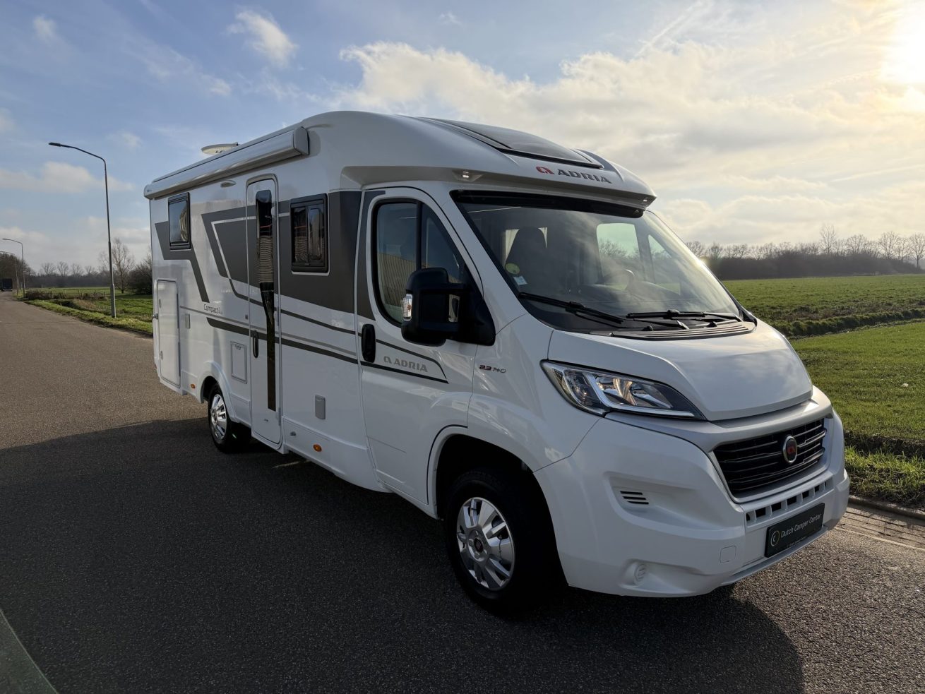 Adria compact DL (1)