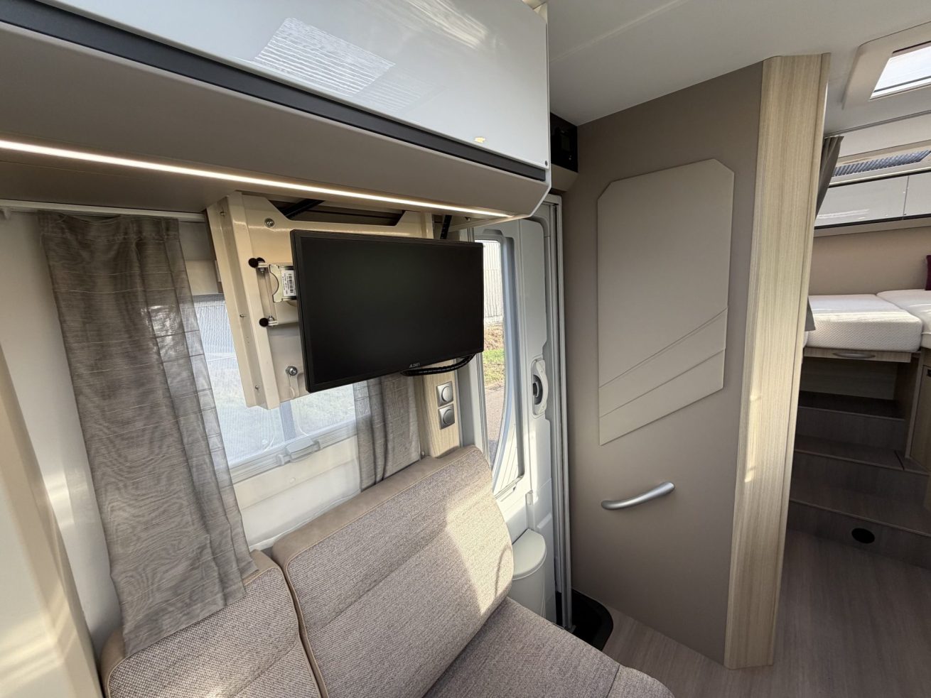 Adria compact DL (10)