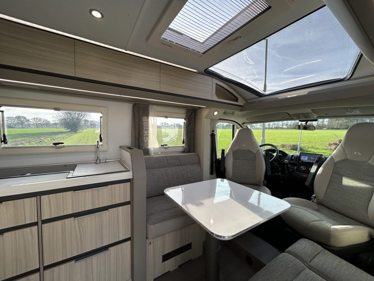 Adria compact DL (14)