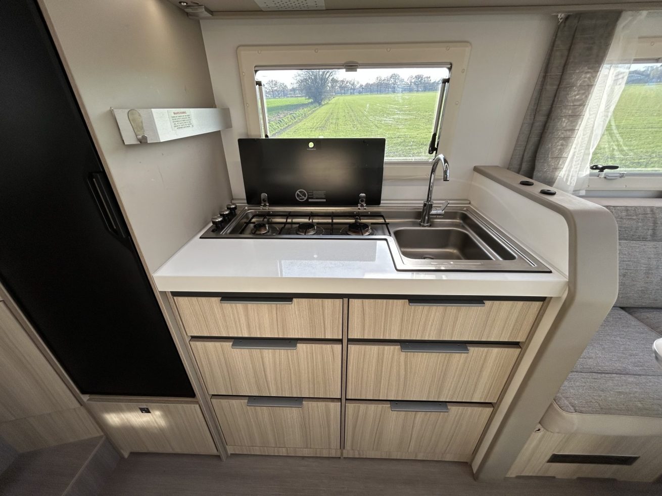 Adria compact DL (15)