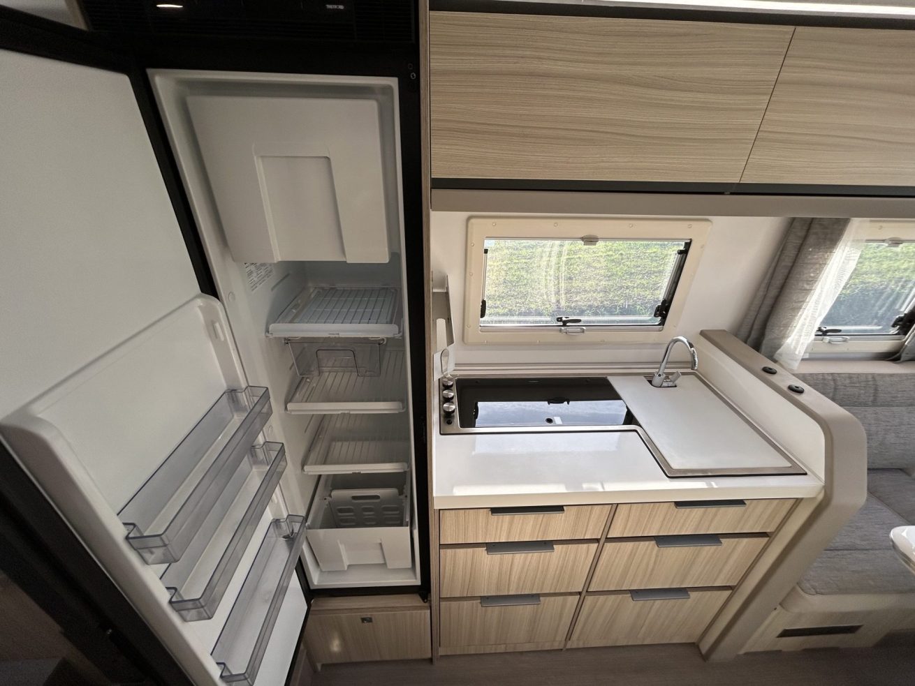 Adria compact DL (16)