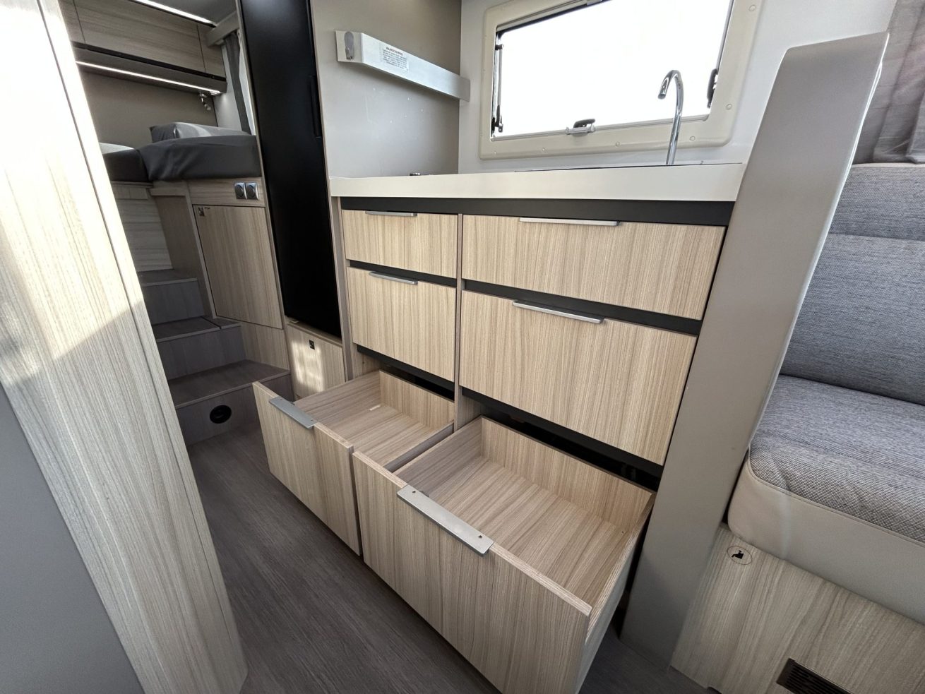 Adria compact DL (17)