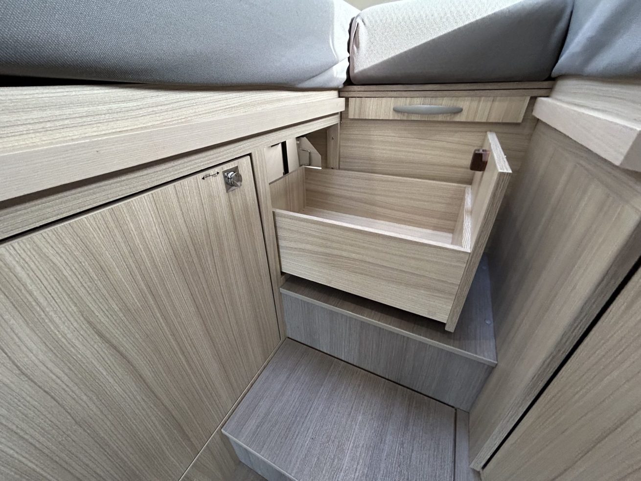 Adria compact DL (18)