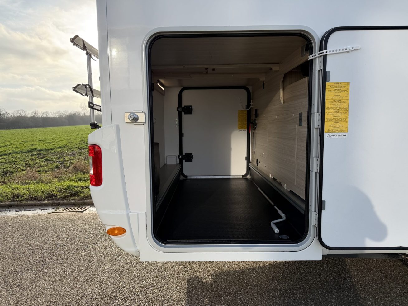 Adria compact DL (6)