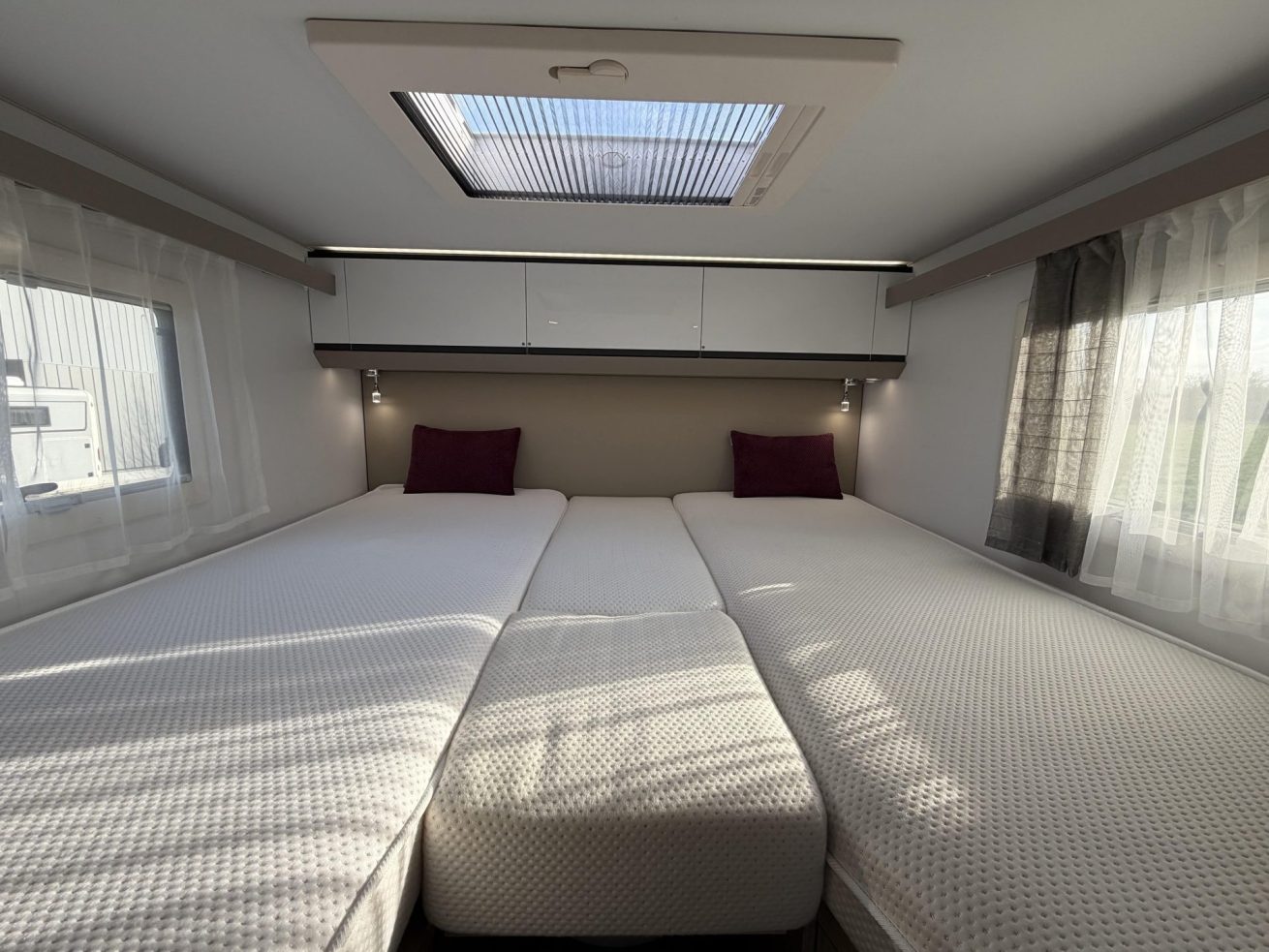 Adria compact DL (9)