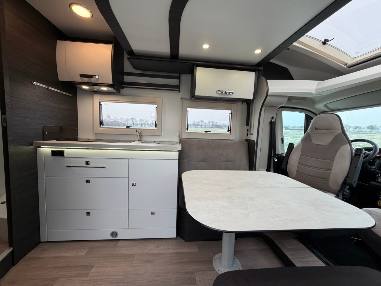 Benimar Mileo 297 Northautokapp (13)