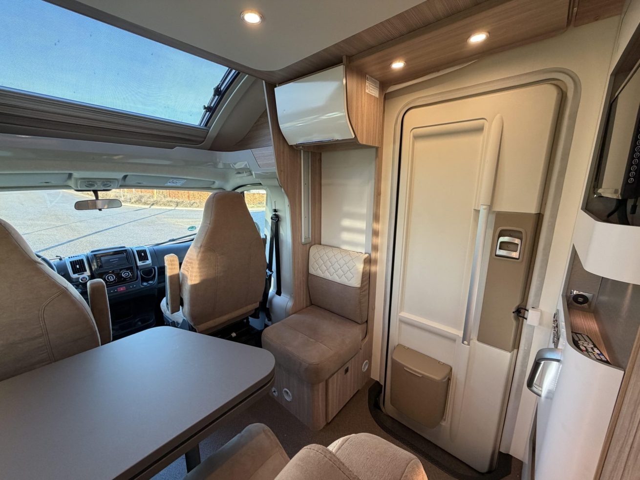 Bürstner Ixeo IT 690 G (5)