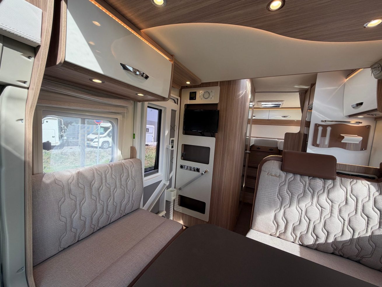 Bürstner Limited 726 (2)