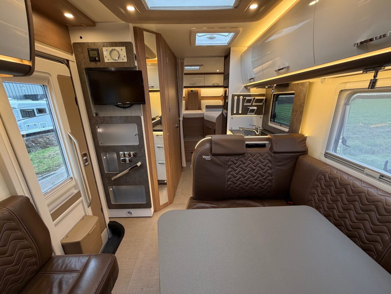 Bustner Lyseo Furtura TD690G (11)