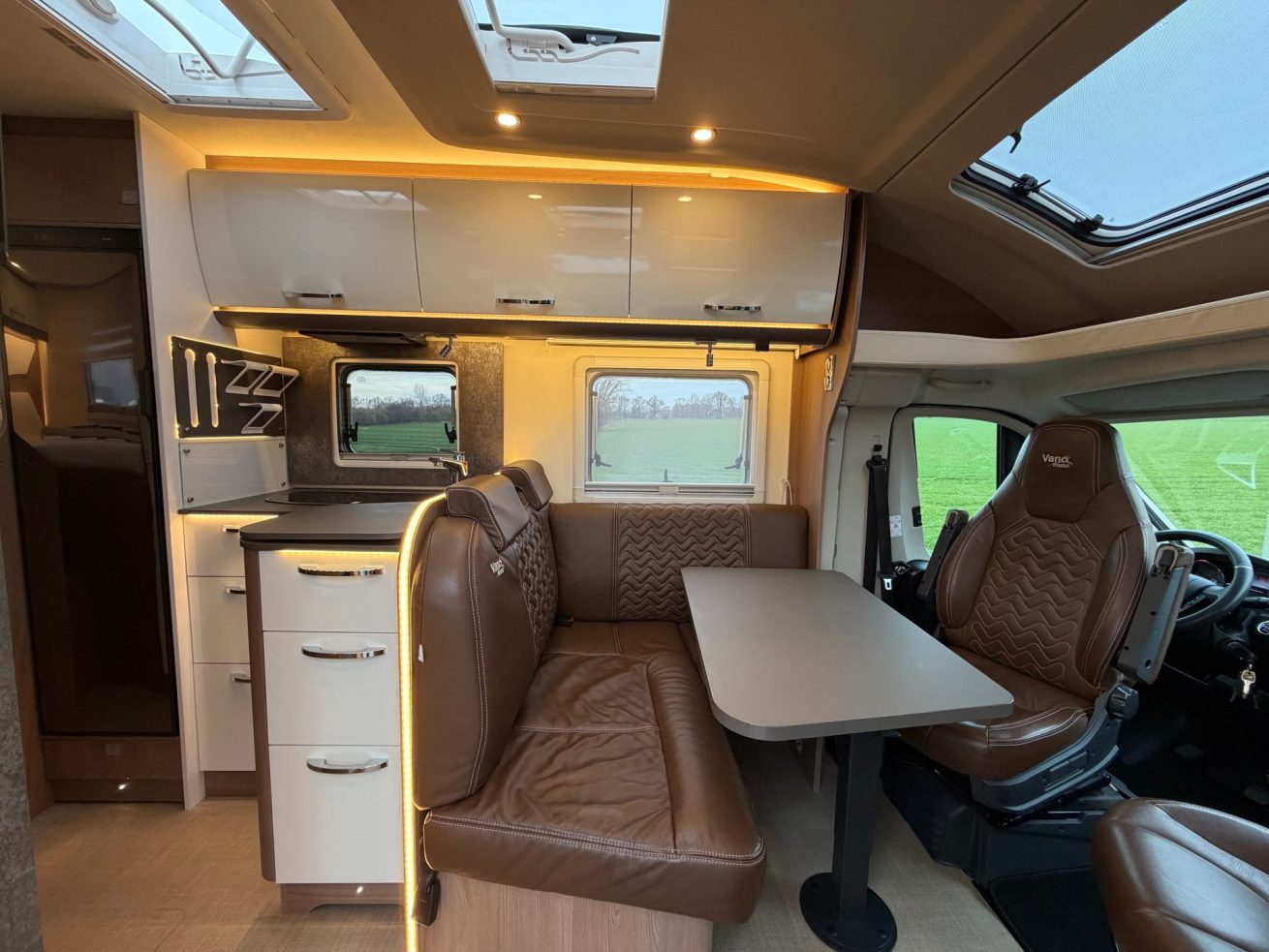 Bustner Lyseo Furtura TD690G (15)