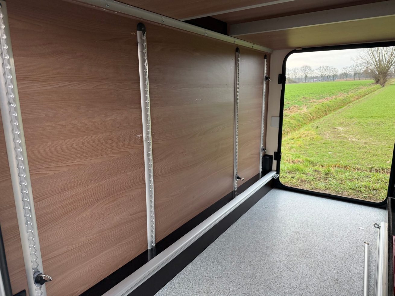 Bustner Lyseo Furtura TD690G (17)