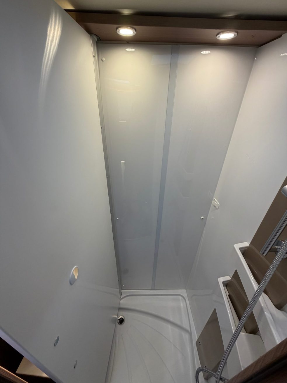 Bustner Lyseo Furtura TD690G (22)